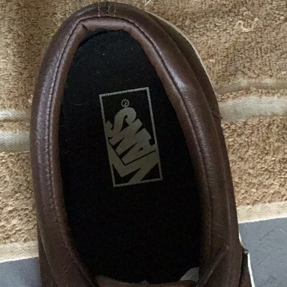 VANS - Picture 5 of 6